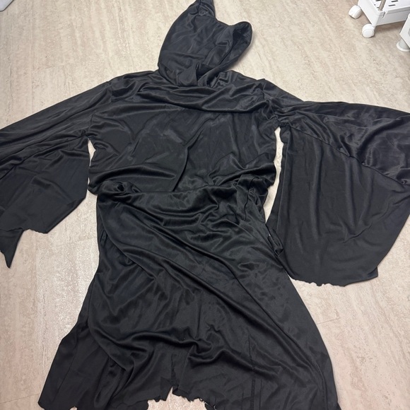 Grim Reaper Halloween costume robe and mask - Picture 9 of 13